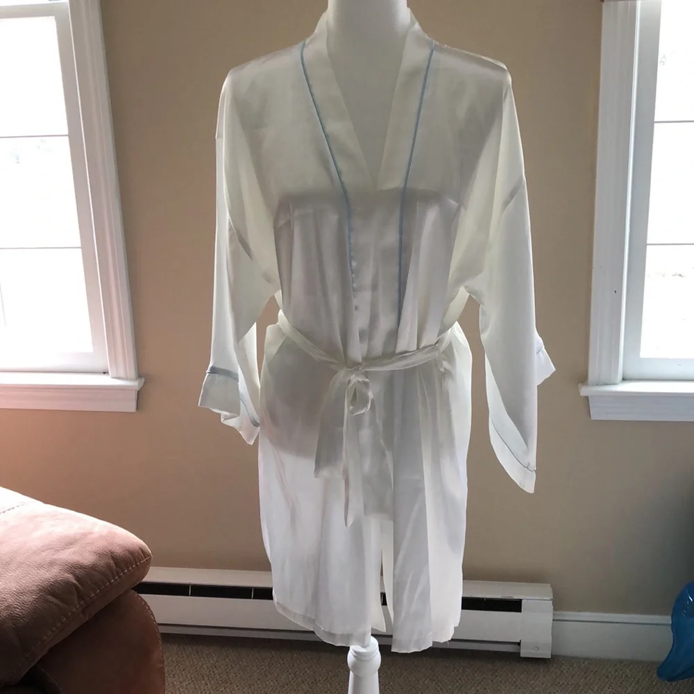 Bride Robe - Picture 3 of 9